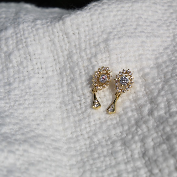 Sterling Silver Gold Oval Tassel Stud Earrings - Picture 6 of 11